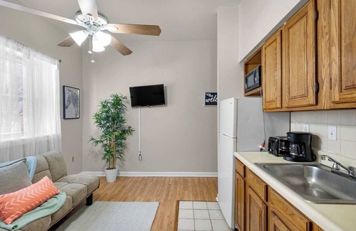 Bella Vista Apartment | Design-Led 1BR in Prime Spot