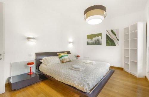 Turro Apartment | Design Loft Milano Turro con garage e giardino privati