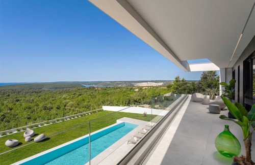 Viskovici Villa | Design Villa Diagonal - Tranquil sea view escape