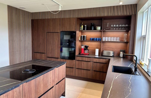 Eyja- og Miklaholtshreppur Villa | Design Villa with a Large Hot Tub and Amazing Views on Snaefellsnes Peninsula