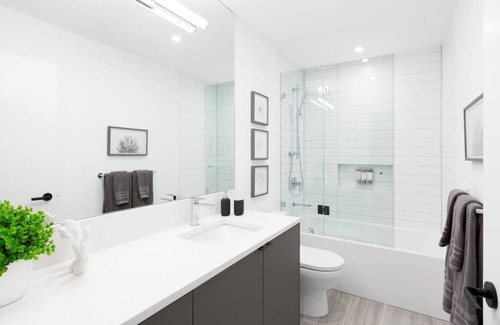 Arbutus Ridge Apartment | Designer 1 Bdr Garden Suite - Arbutus/Kits/UBC