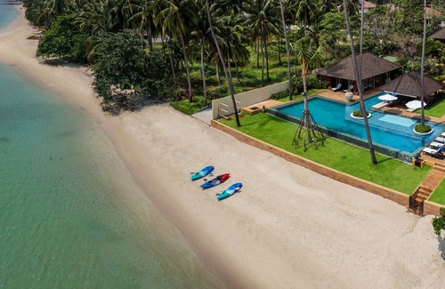 Thong Krut Villa | Designer 6BR Beachfront Villa | Laem Sor
