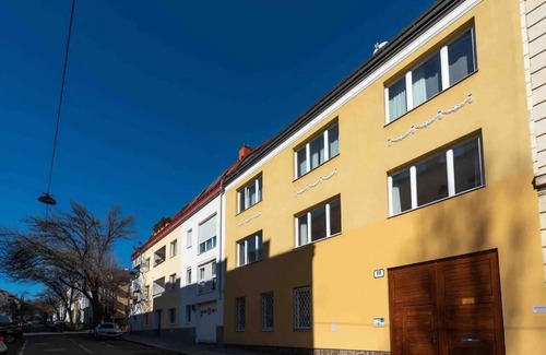 Gersthof Apartment | * * Designer Apartment 18th (TOP 1)