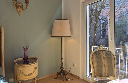 Elberfeld-Mitte Apartment | Designer-Apartment-Ensuite with Shower-Street View