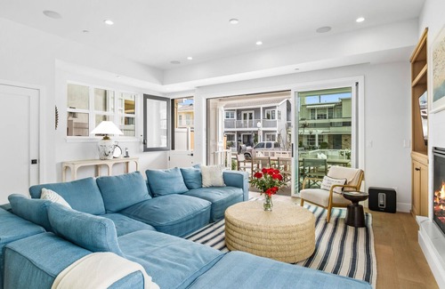 Balboa Island House | Designer Balboa Home with elevator, steps from the water