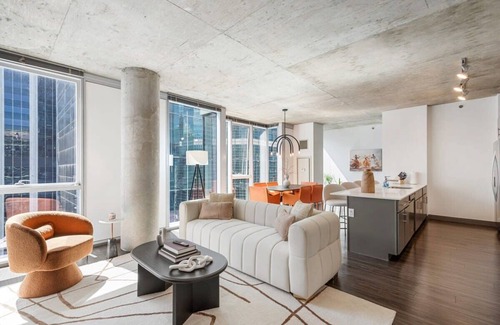 Downtown Chicago Apartment | Designer Combo: The Loop 2x 3BR, Group Stay, Views