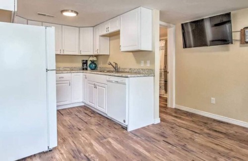 Great Falls House | Designer Cottage by Wrecked & Refined | Walk to Downtown & Missouri River