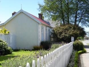 Sydenham Bed & Breakfast | Designer Cottage