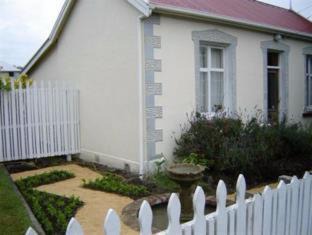 Sydenham Bed & Breakfast | Designer Cottage