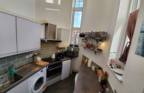 Oval Apartment | Designer Flat Opposite Oval Tube 10 min to Big Ben