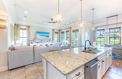 Villa Lago House | Designer Golf Course Home ~ 2 Golf Carts ~ Gated Resort