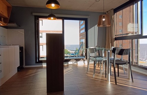 Montevideo Apartment | Designer place with great view on the promenade, up to 6 guests; inside garage