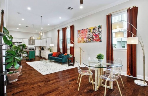 Milan House | Designer's Dream! 3 bed/2.5 bath