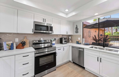 Rancho Mirage Condo | Designer Seville Condo w Golf Mountain Views