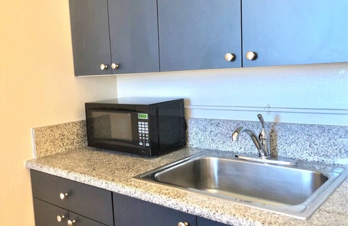 McCully - Moiliili Condo | Designer Studio Condo on 29th Floor In Waikiki-Fabulous View! and 100% Legal!