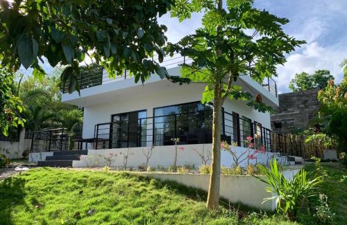 San Pedro Villa | Designer Villa "Sunset Hills" with Pool