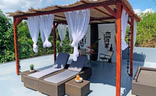 San Pedro Villa | Designer Villa "Sunset Hills" with Pool