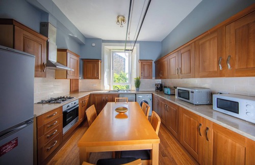 Newington Apartment | Desirable Edinburgh Retreat With Famous Park Views
