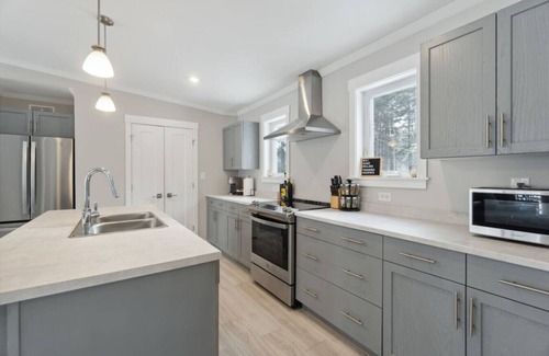Smiths Corner House | Destination Lake House - Hot tub