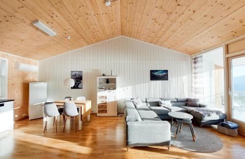 Tranoy Municipality Apartment | Destination Senja - Stonglandseidet