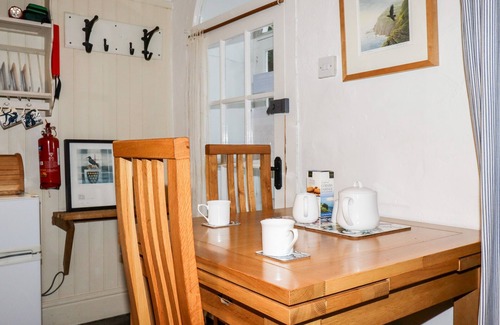 Boscastle Cottage | DESTINY COTTAGE, pet friendly, character holiday cottage in Boscastle