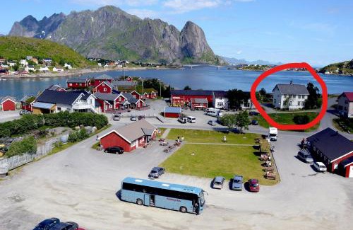 Reine House | Det Gamle Hotellet Guesthouse