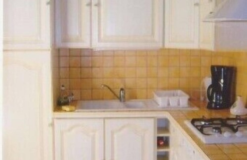 Malansac House | Detached 17th-century character gîte near a farmhouse