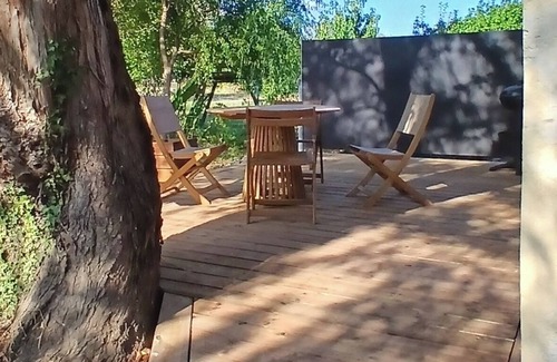 Villegouge House | Detached 2/4 bed stone studio near Saint-Émilion and Bordeaux.