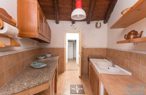 Costa Paradiso Villa | Detached 4 bed villa, private pool, sea views and bbq area