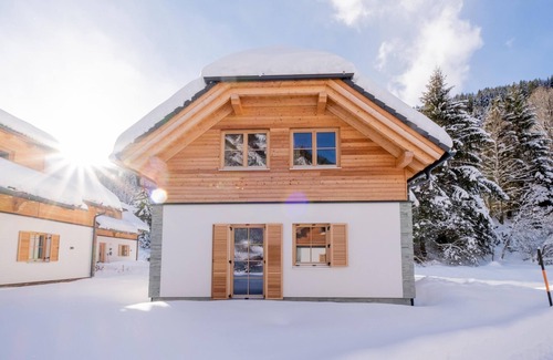 Donnersbachwald Ski Chalet | Detached chalet with Finnish sauna