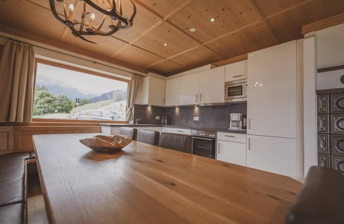 Wald im Pinzgau Ski Chalet | Detached chalet with terrace and views