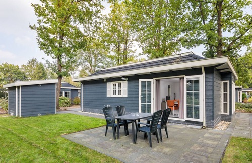 Hooghalen Ski Chalet | Detached chalet with dishwasher, in a nature reserve