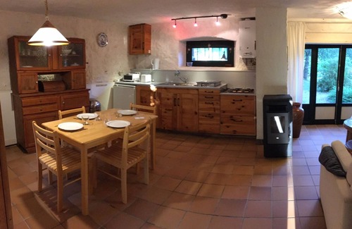 Lafarre House | Detached cottage with terraces Glycine