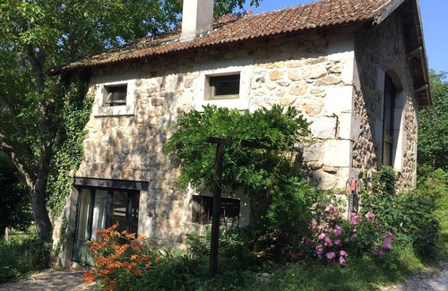 Lafarre House | Detached cottage with terraces Glycine