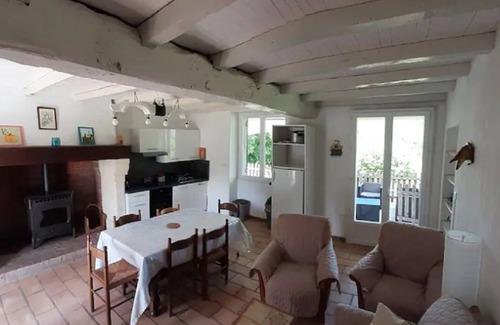 Saint-Victor Cottage | Detached country house with pond in the heart of Perigord Vert