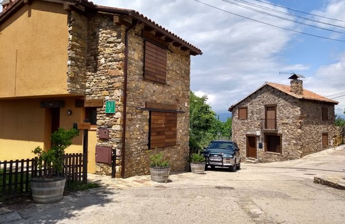 Berzosa del Lozoya Cottage | Detached house with garden