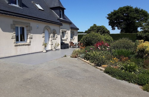 Ploeuc-l'Hermitage House | Detached house between sea and countryside