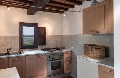 Civitella Paganico Apartment | Detached house with 2 rooms overlooking the vineyards of Montalcino