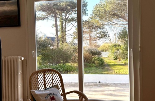 Bangor House | Detached house 3 * with large garden close to beaches and town WIFI.