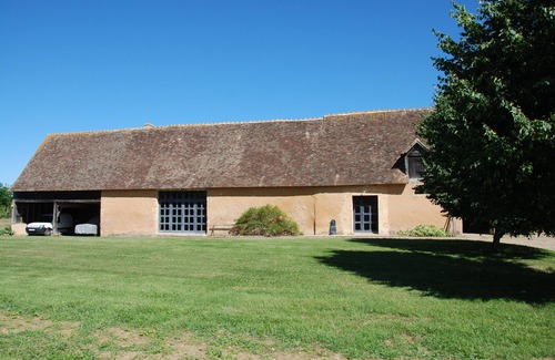 Saint-Celerin Cottage | Detached house, quiet location, swimming pool, fishing, sleeps 8