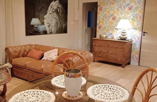 Carly House | Detached house, terrace and enclosed garden, ideal for families, pets allowed
