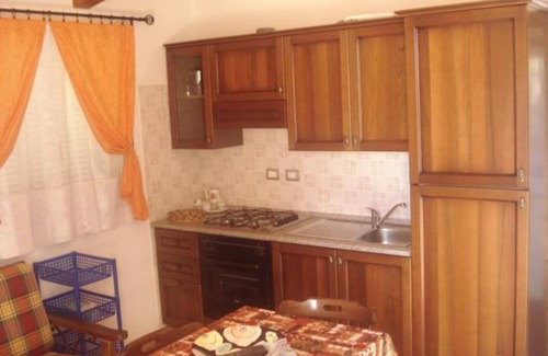 Alghero House | Detached house with barbecue, free wi-fi, green lawn, private parking