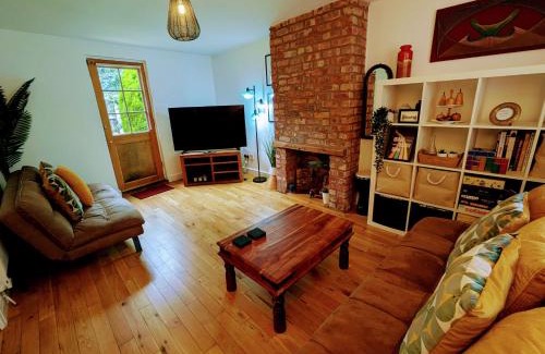 Manchester Villa | Detached House with Gated Parking in Whalley Range, Near Manchester City Centre