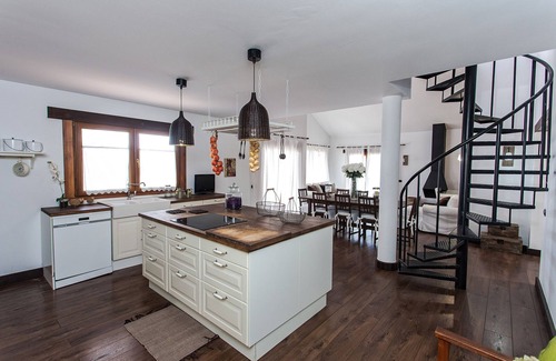 Villaverde House | Detached house with private pool and garden of 1000m2