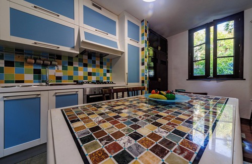Livorno House | Detached house with small garden - 2 bathrooms - AC - bike and motorcycle parking