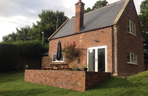 Ulrome Cottage | Detached Rural Cottage in gorgeous grounds sleeps 2A2C walking distance to beach