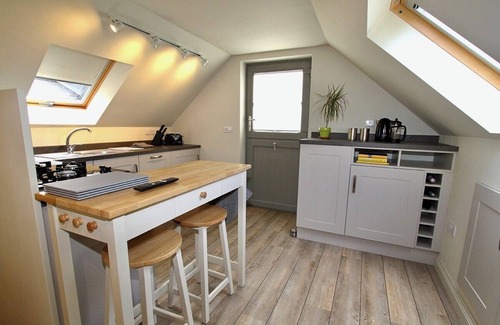 Mullion Apartment | Detached Self-Contained Annexe on edge of Mullion Village