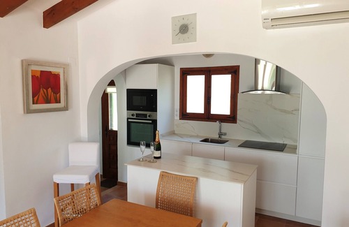 Benimeit Villa | Detached Villa Sleeps 6, Private Pool, Large Patio & Gardens. AirCon/FastWIFI!
