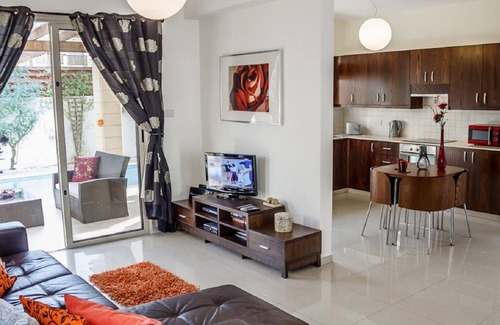 Pernera House | Detached Villa with Private Pool, close to great Beaches, Bars and Restaurants.