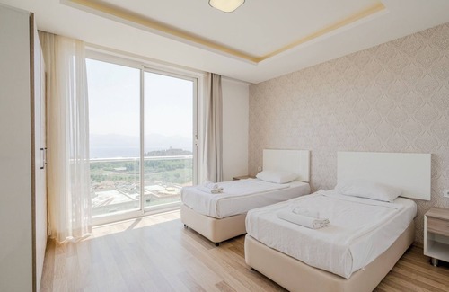 Kadnlar Denizi Mahallesi Villa | Detached Villa with Private Swimming Pool, and a Magnificent Panoramic Sea View